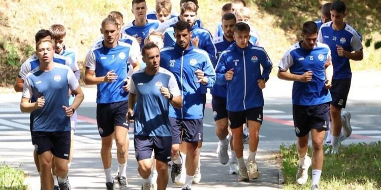 Sportske novosti – Najmlađi trener SHNL-a zadovoljan pripremama: ‘Fascinira me naš kapetan koji u 38. godini radi kao da mu je 20’