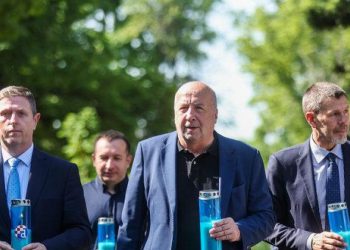 Sportske novosti – Nigdje nikoga! Na Dinamovu utakmicu nisu došli Boban i šefovi, tek jedan