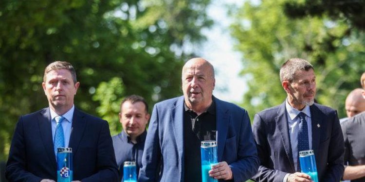 Sportske novosti – Nigdje nikoga! Na Dinamovu utakmicu nisu došli Boban i šefovi, tek jedan