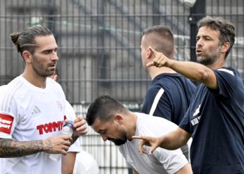 Sportske novosti – Novi trener Hajduka propovijeda to što navijači žele čuti, ali teško će Bijeli do naslova ako prodaju ovu dvojicu