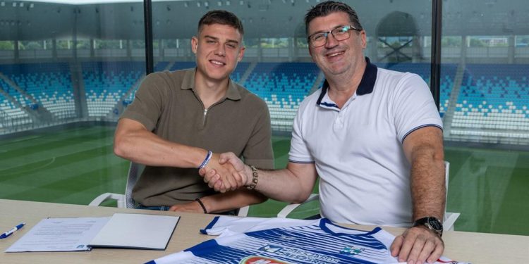 Sportske novosti – Osječani iznenadili i Hajduk i Rijeku, ‘tajno’ pojačanje stiglo na Opus Arenu! ‘S njim sam u kontaktu još od svibnja’