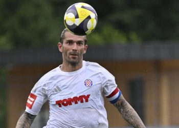 Sportske novosti – ‘Sam dragi Bog nam te darovao, kralju Hrvatskoga nogometa!’ Hajduk vratio komentare, objavio Livaju, a onda je krenulo…