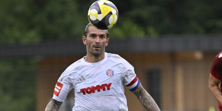 Sportske novosti – ‘Sam dragi Bog nam te darovao, kralju Hrvatskoga nogometa!’ Hajduk vratio komentare, objavio Livaju, a onda je krenulo…