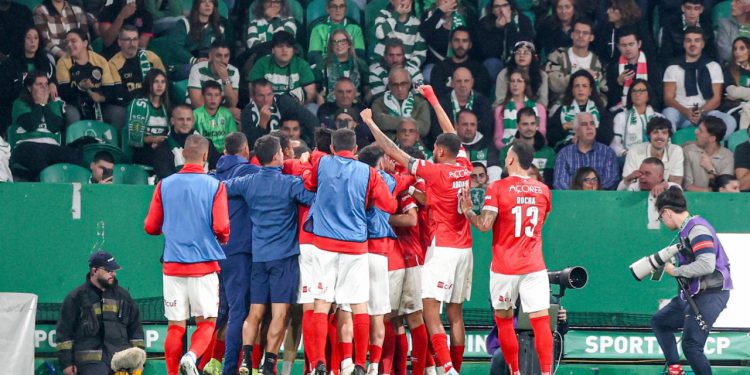 Sportske novosti – Santa Clara preferira napadački nogomet. Momčad krasi agresivnost, dominantna je u skoku i duelima