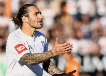 Sportske novosti – Slovenska policija za SN demantira Hajduk: ‘U sukobu je bilo ozlijeđenih, provodi se postupak protiv dvije osobe’