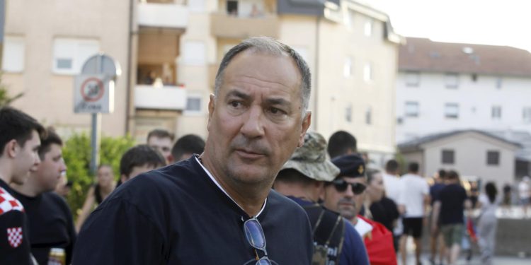 Sportske novosti – Štimac se u velikoj objavi o Hajduku posebno obrušio na jednog čovjeka: ‘Možeš ti lajati na mjesec ako želiš’