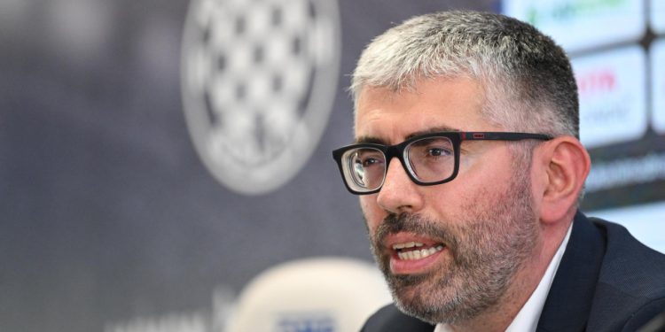 Sportske novosti – UŽIVO: Hajduk predstavlja novog sportskog direktora, uz Vučevića stiže i predsjednik Bilić
