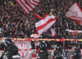 Sportske novosti – VIDEO Show na utakmici Crvene zvezde! Pogledajte zavrzlamu kod povučenih VAR linija i kod ‘isključenja’