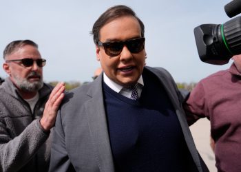 Sramotni bivši republikanski veleposlanik George Santos izvještava o zatvoru kako bi započeo sedmogodišnju kaznu