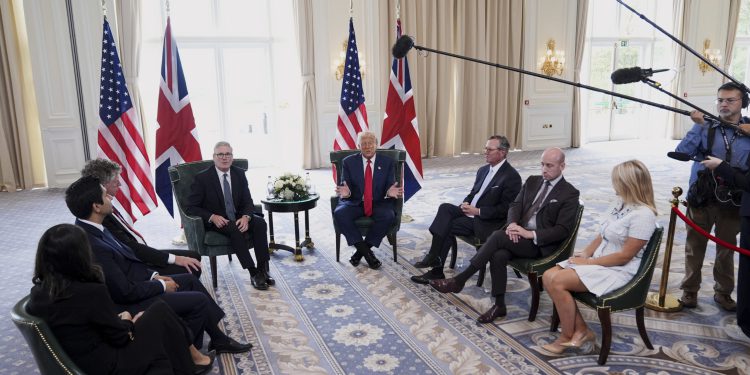 Starmer jučer izgledao kao mrtvac: Pod Trumpovim je pritiskom po pitanju Gaze i migrantske politike