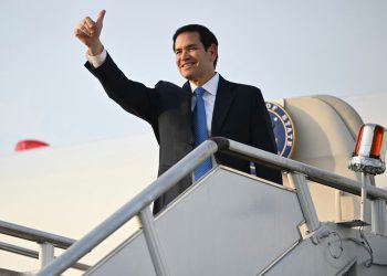 State Department stavlja 1.300 diplomata nakon što Vrhovni sud očisti Trumpov plan za masovno pucanje