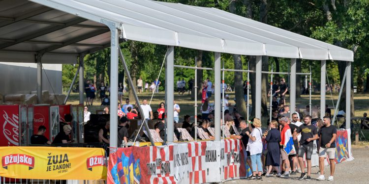 Stigli podaci Porezne uprave: Evo kakav je bio promet na dan Thompsonovog koncerta