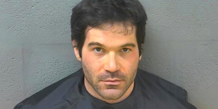 Stjuars koji je potajno snimao djevojke u avionu u kupaonici zatvorenih nešto manje od 20 godina