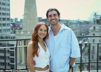 Strogo dođite plesati otkriva dva seksi nova profesionalci koja su se pridružila novoj seriji nakon odlaska skandala Giovannija Pernicea (a oni već imaju povijest s predstavom!)