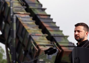 Stručnjaci za sigurnost upozoravaju na Putinovu “prednost” dok SAD zaustavljaju Ukrajinsku obrambenu pomoć