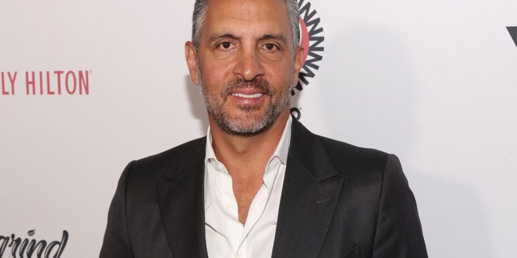 Suprug stvarnih domaćica i slavnih nekretnina dostavlja tužbu protiv povjerenja zbog popisa nekretnina