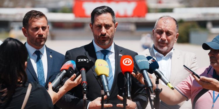 Šuta i Glavina održali sastanak u svezi turizma i sporta u Splitu. Glavina: “Obnovu Poljuda financiramo s 2 milijuna eura”