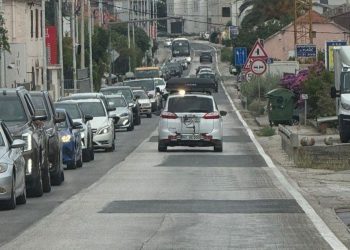 Sve stoji! Kilometarska kolona od Podstrane prema Splitu, sve se crveni