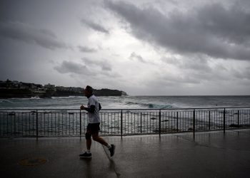 Sydney Bomb Cyclone Live: Obalni stanovnici rekli su ‘evakuaciji sada’ jer moćna oluja zaustavlja letove