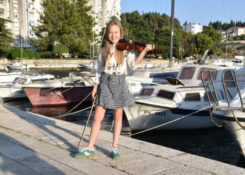 Talentirana mala violinistica Ana iz Ploča voli Vivaldija, a ni rukomet joj nije stran