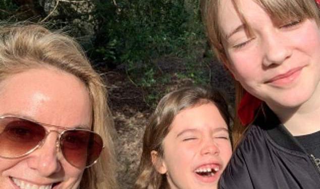 Tamzin outhwaite otkriva svoje najstarije dijete Flo, 17, transrodna: “Imao sam dvije kćeri i sada imam sina”