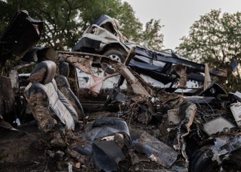 Teksaške poplave ažuriranja uživo: preko 160 nestalih i 109 mrtvih kao puna razmjera katastrofe postaje jasna