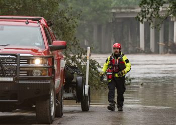 Teksaške poplave podižu broj smrtnih slučajeva na 24 – RT World News