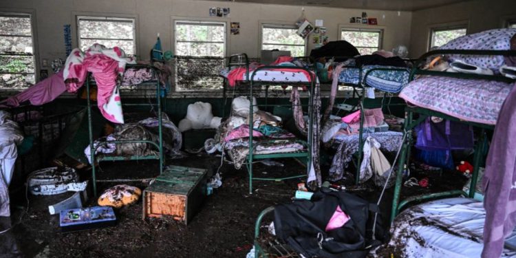 Teksaški dužnosnici dovode u pitanje prognoze poplave u skaliranom leđa – ali stručnjaci kažu da je agencija učinila sve što je moglo