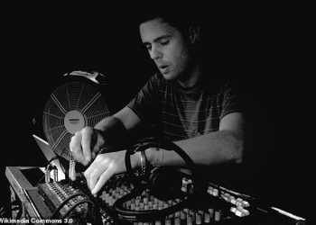 Tekuća zvijezda Eamon Downes je umrla: Tributes Ulijte kao rave pionir iza klupske himne Slatki harmonija gubi petogodišnju bitku za rak