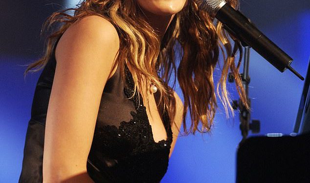 Teorija divlje zavjere pojavljuje se o Delta Goobremu nakon raskošnog vjenčanja s Matthewom Copleyjem