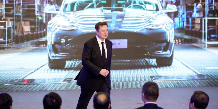 Tesla bilježi jedan od najtežih kvartala u više od desetljeća, dionice pale za 18 % od početka godine