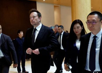 Tesla pao 3% nakon najave osnivanja Američke stranke