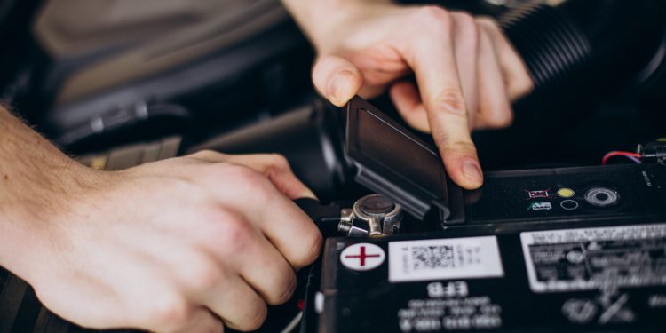 Tesla vs. BYD: Koja baterija prednjači u tehnologiji električnih vozila?