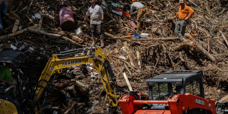 Texas Poplava najnovije: NASA se pridružuje potrazi sa specijaliziranim zrakoplovom, jer se broj umrlih povećava na 119, sa 170 još uvijek