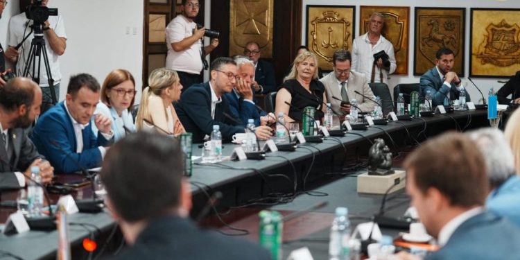 Tko je vijećnik koji je ‘prešao na tamnu stranu’? Svi imaju dokaze da nisu oni…