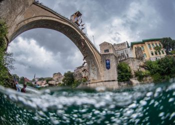 Tko regulira skokove s mostarskog Starog mosta?