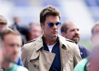 Tom Brady udara u ‘radnu etiku’ Waynea Rooneyja u zadivljujućim zakulisnim snimkama, jer NFL Icon dijeli ‘lackadaisical’ strah tijekom osuđene čarolije u Birminghamu u Birmingham City