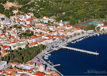 “Trag u beskraju” na Visu: Glazbom i dobrotom u čast Oliveru Dragojeviću