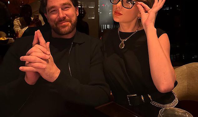 Travis Kelce nudi rijedak pogled na Taylor Swift Romance u intimnim slikama njihovih ‘izvansezonskih avantura’