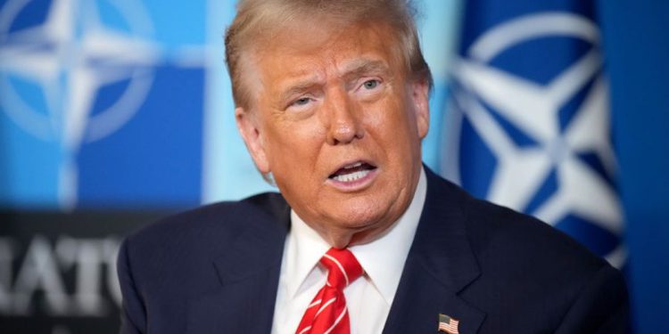 Trump RIPS Maga ‘Boys’ i ‘Gals’ u epskom Epstein-Gate Rant: ‘Neka Pam Bondi radi svoj posao’