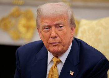 Trump bjesni zbog novootkrivenih fotografija za vjenčanje Epsteina i Victoria’s Secret Modne show snimke: Ažuriranja uživo