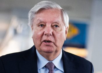 Trump da drži ‘Sledgehammer’ protiv Rusije – Lindsey Graham – RT World News