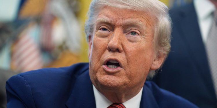 Trump i Putin govore nakon što Pentagon zaustavi Ukrajinsku raketnu pošiljku
