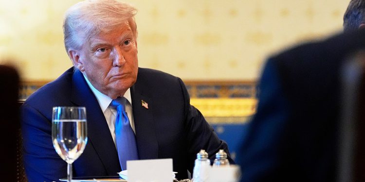 Trump kaže da ćemo mi odmah poslati obrambeno oružje u Ukrajinu nakon zamrzavanja Pentagona