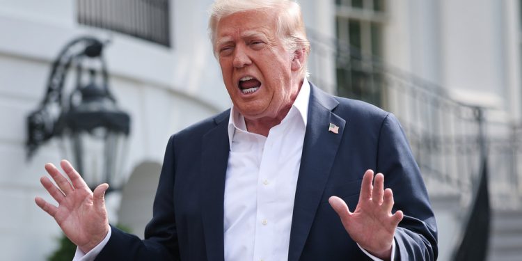 Trump najavljuje 30% tarifa na EU i Meksiko – RT World News