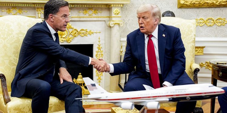 Trump najavljuje prodaju oružja saveznicima NATO -a dok upozorava Putina na 100% tarife bez mirovnog sporazuma