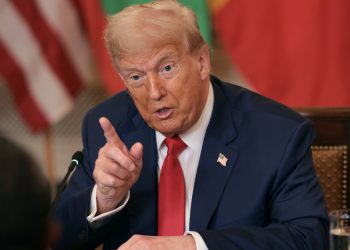 Trump nam reklamira oružje afričkim čelnicima – RT Afrika