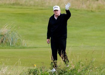 Trump se istovari u kasnim noćima koje prijete da će procesuirati vijesti, Beyonce, Oprah i Kamala Harris