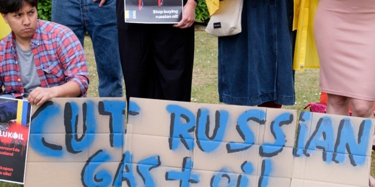 Trump spreman podržati nove ruske sankcije Bill – Politico – RT World News