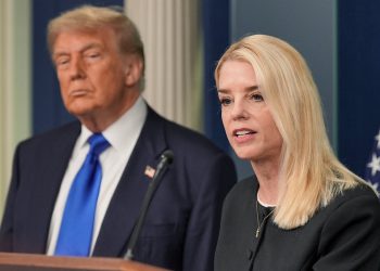 Trump traži od Pam Bondi da objavi određene dosjee na Epstein: ‘Objedžuje odobrenje suda’